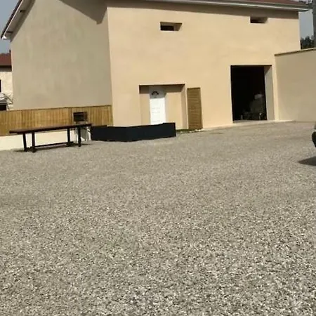 Apartment Gite1 Pour 6 Personnes Anneyron